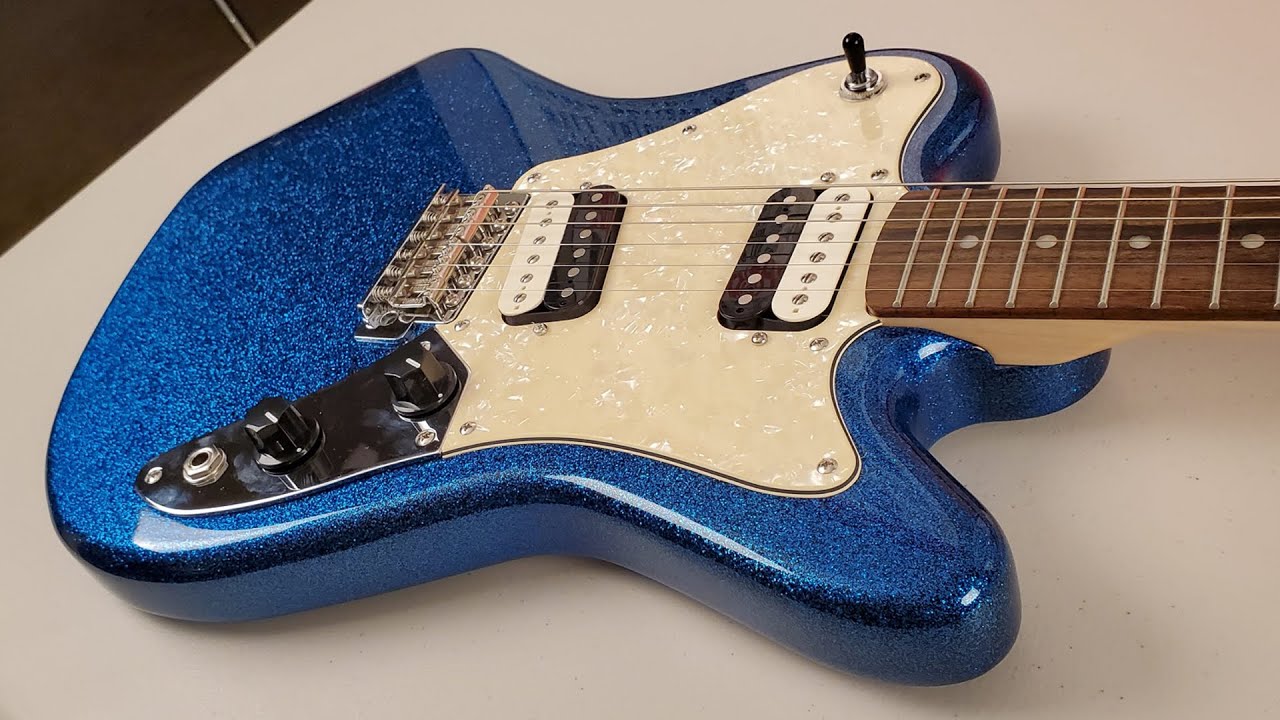 the Squier Paranormal Super-Sonic Blue Sparkle - Unboxing and
