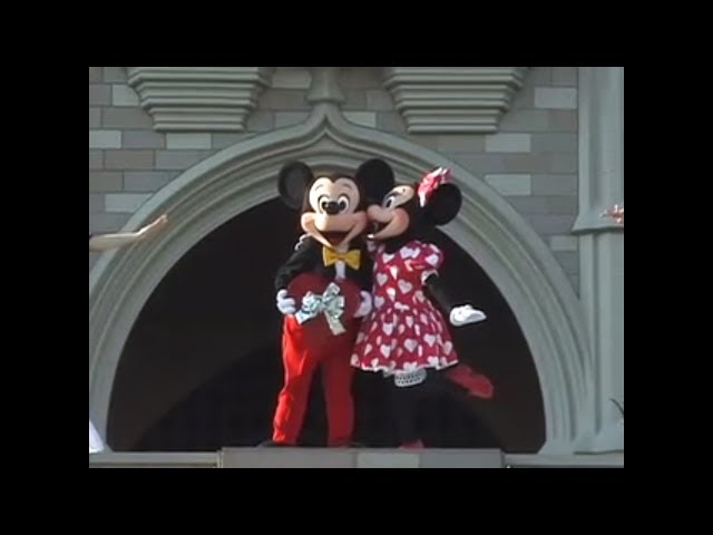 Every Day's A Holiday／Castle Forecourt Stage Magic Kingdom／Walt