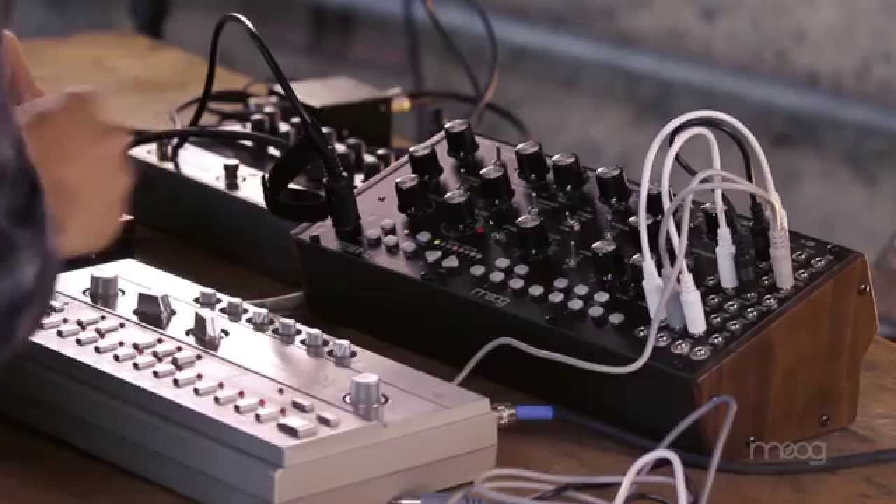 Moog Mother-32 | セミモジュラー・アナログシンセ | Digiland