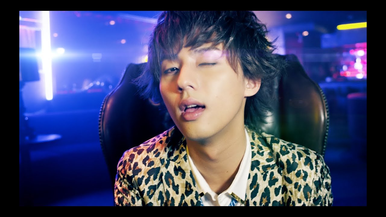 Kis-My-Ft2 / 「Shake It Up」Music Video - YouTube