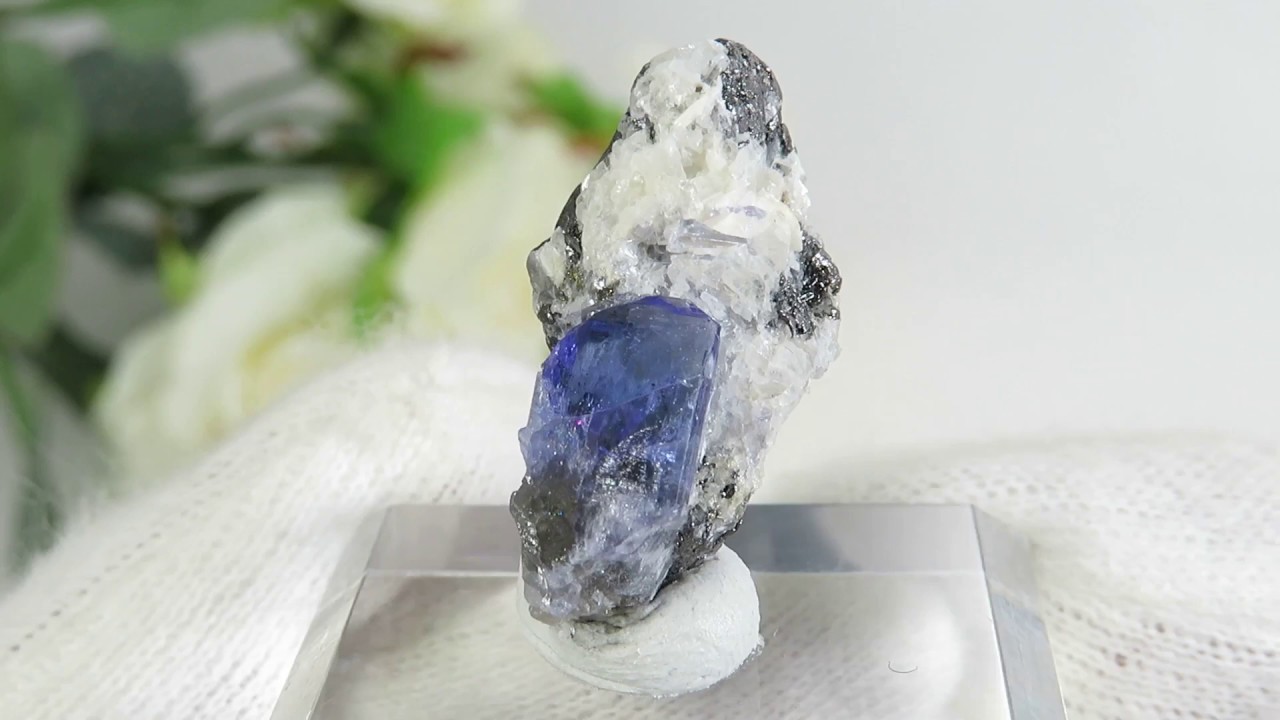 メレラニ産 タンザナイトの母岩付き結晶（原石）2.9g - cute stone -