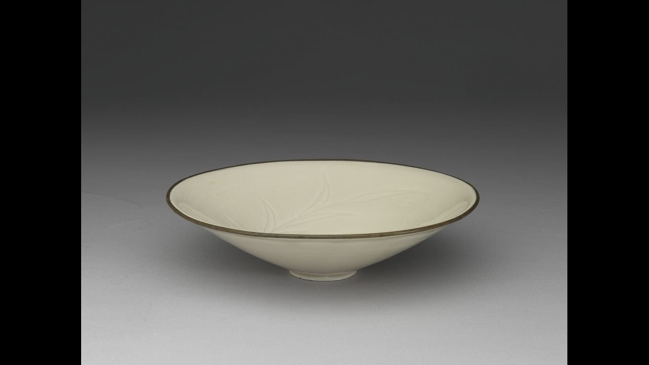232 北宋金定窯白瓷劃花蓮塘雙鳧笠式碗- YouTube