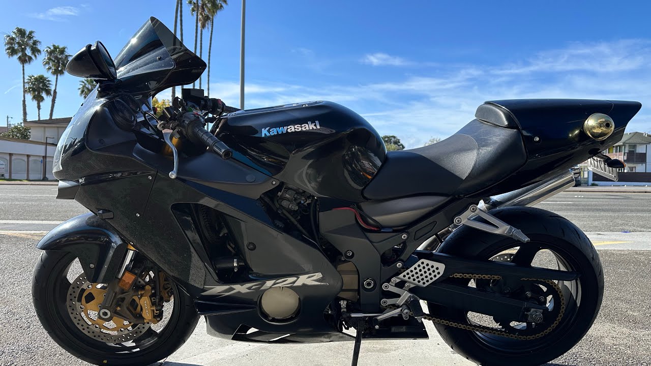 2005 Kawasaki Ninja ZX-12r Sounds great w D&D exhaust in the