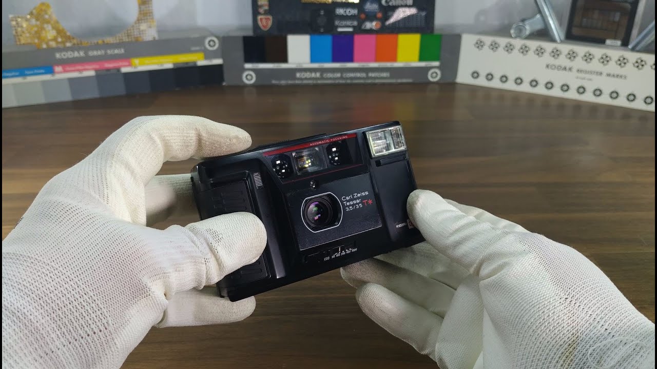 Yashica T AF-D with Carl Zeiss T* Tessar 3.5/35 mm - YouTube