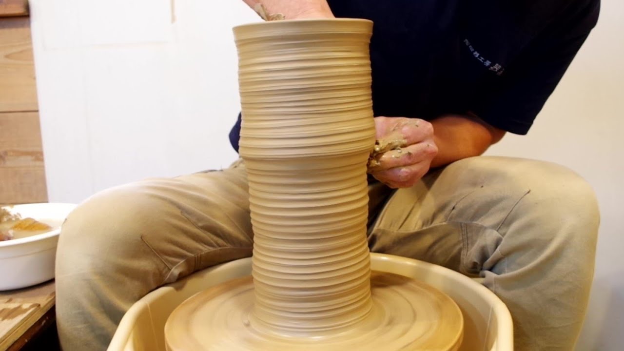 How to make a large pot. [Japanese pottery] - YouTube