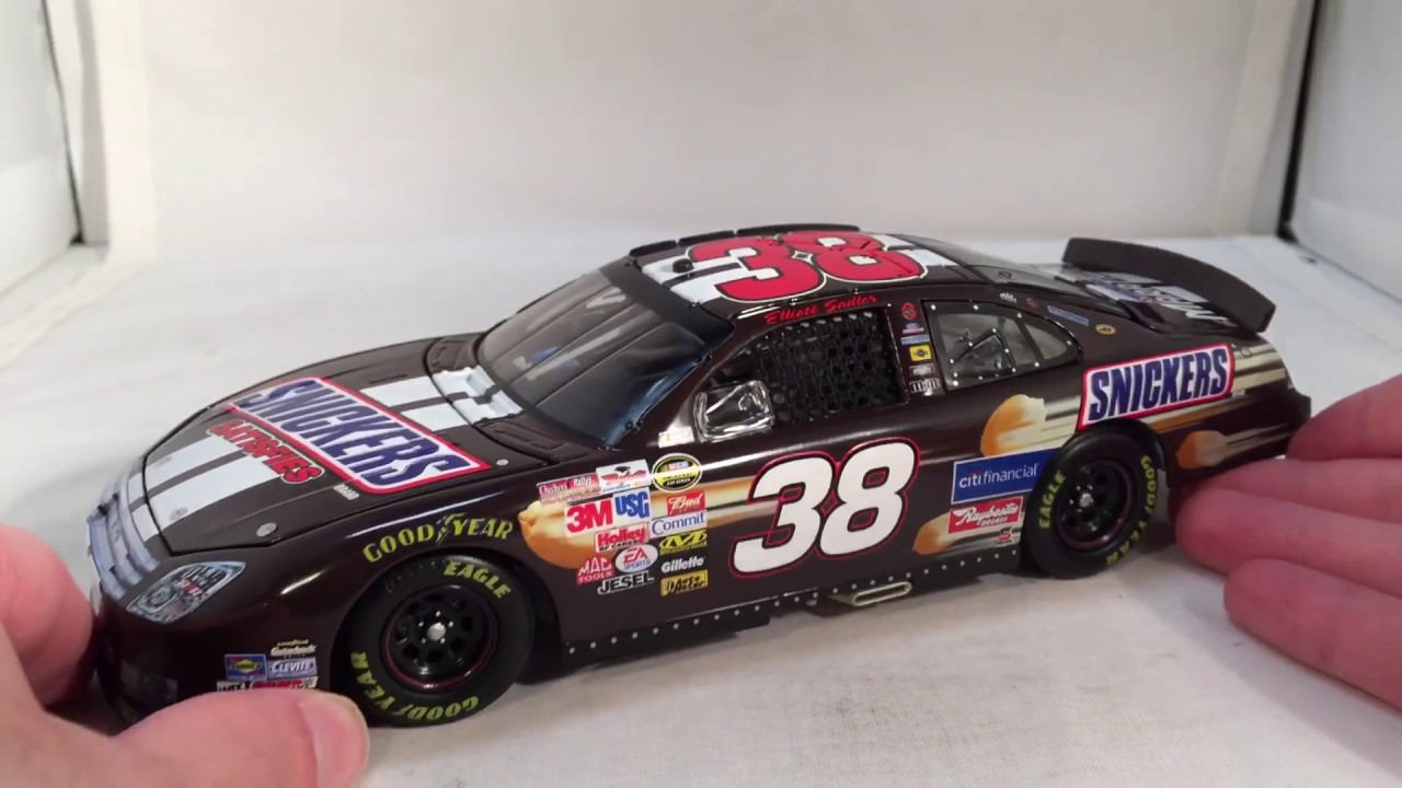 ミニカー 2006 Elliott Sadler 38 M & MS 1/24 2006 Elliott Sadler 38