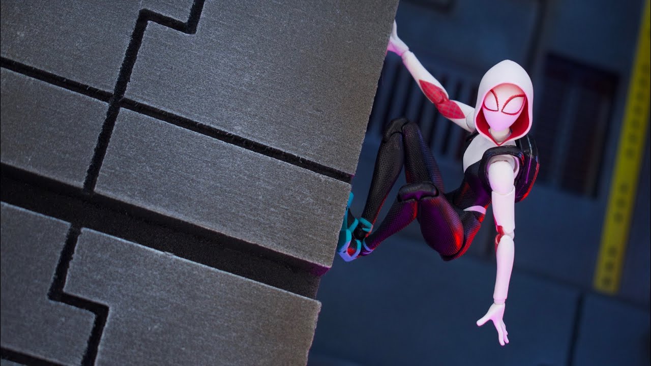 Mafex 134 Spider Man: Into The Spider-Verse Spider-Gwen (Ghost