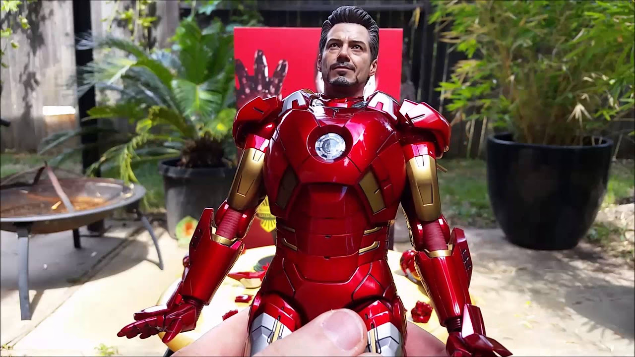 Review of Hot Toys Iron Man Mk 7 MMS 185 1/6 Scale Collectible