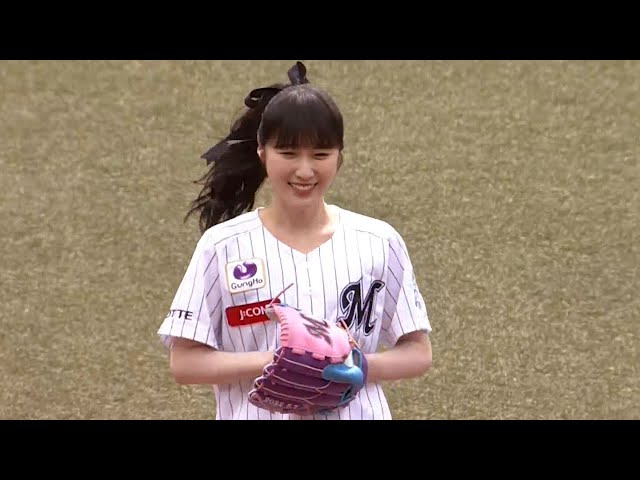 ポジピース!!】高山一実さんのアメイジングな始球式 - YouTube