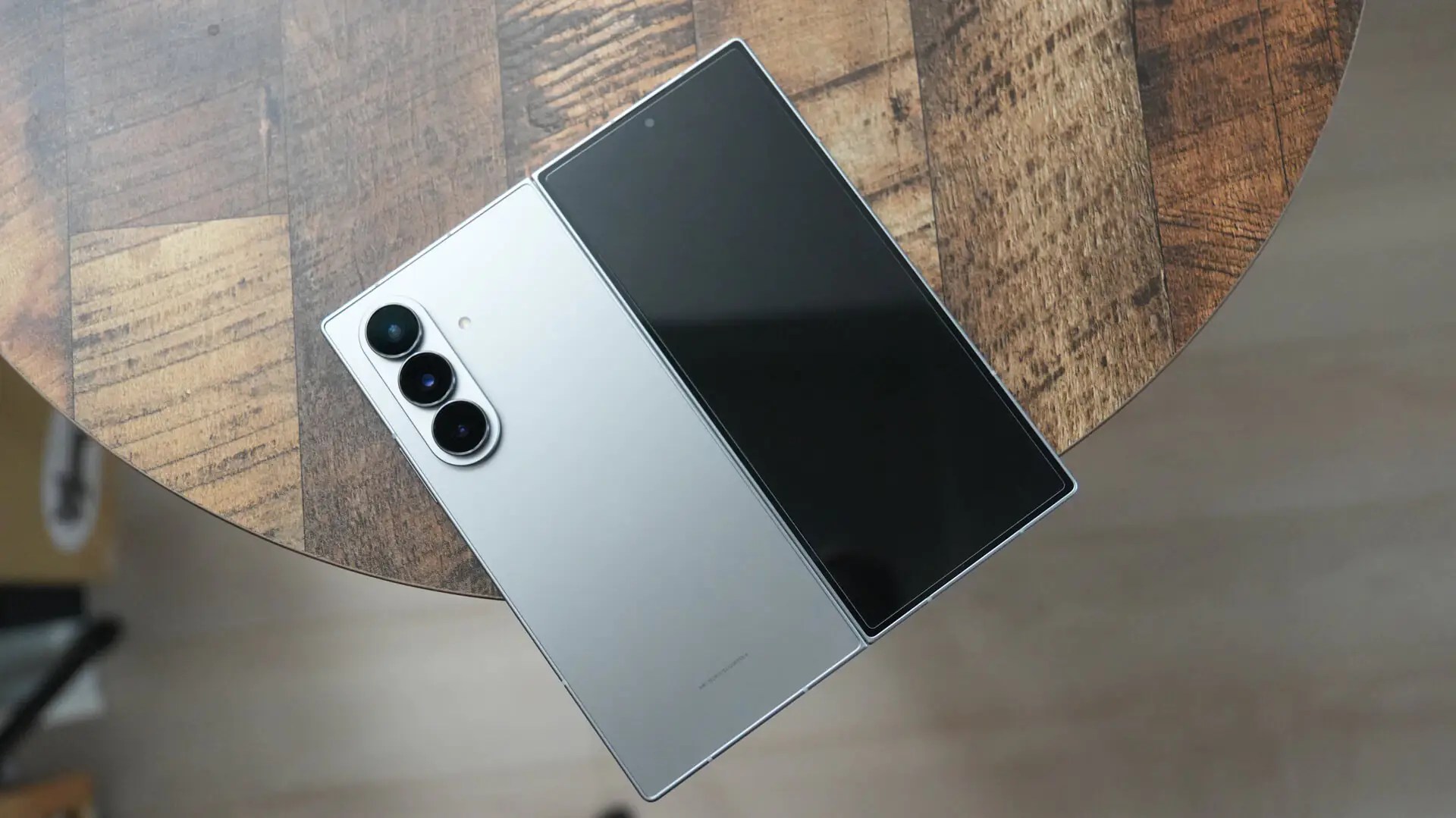 異例の好調。Galaxy Z Fold7が国内で売れに売れまくっている | xPeria