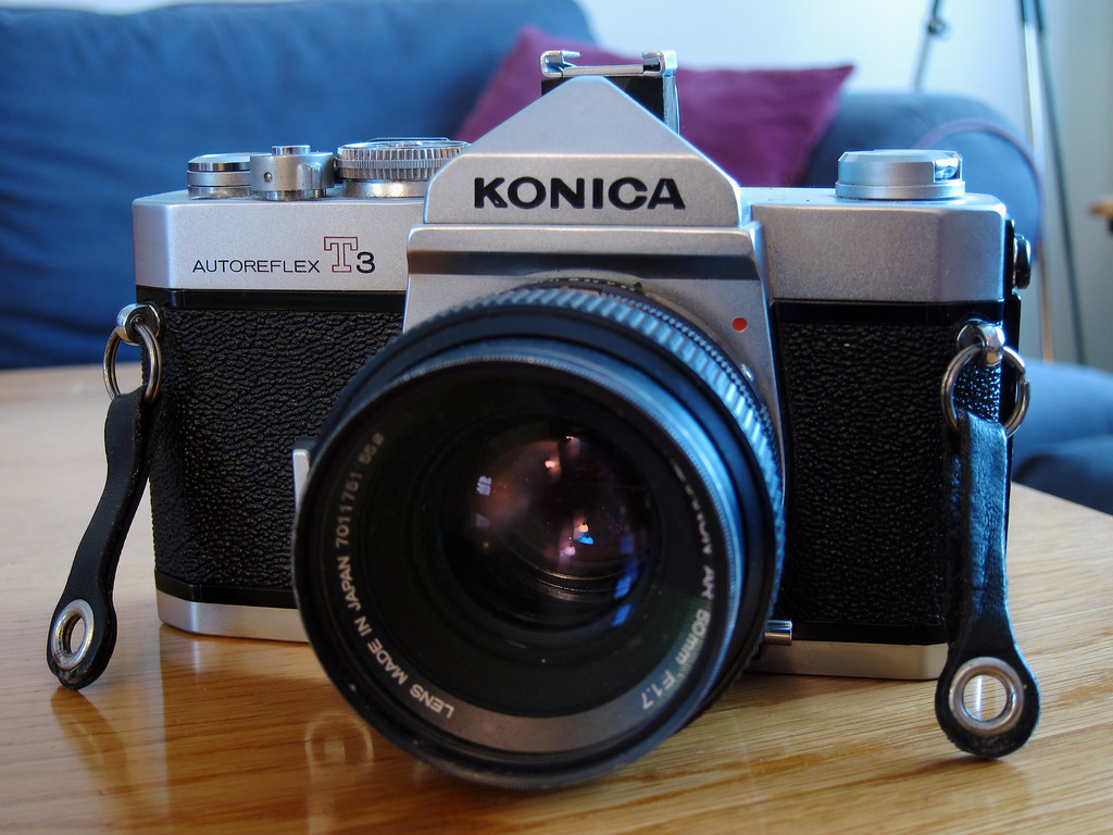 Konica Autoreflex T3 - Down the Road