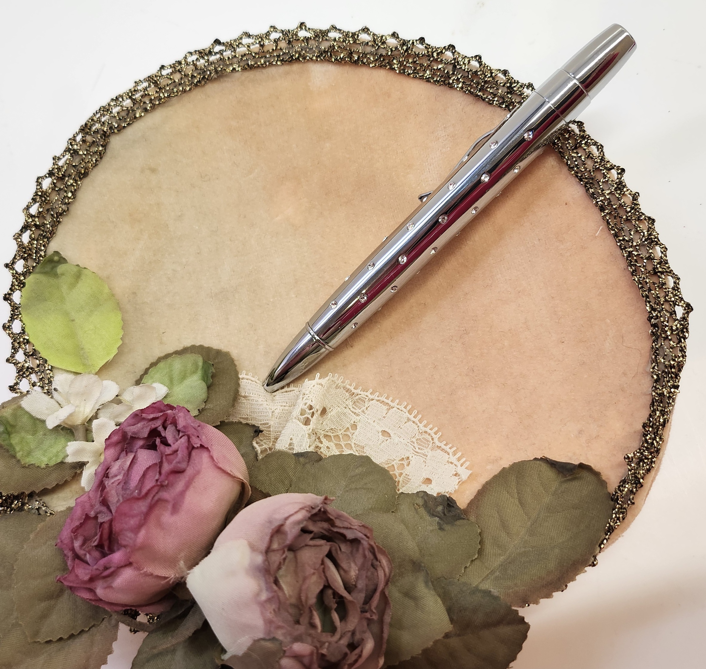 新品クリスマス ステンドグラス Kris Kringle グラスマスターズ社