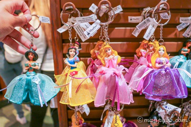 お土産にも最適！カリフォルニアディズニーで買えるキーホルダー