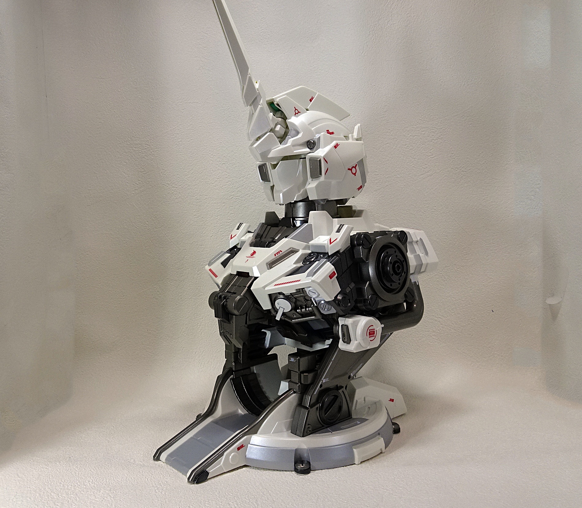 プレミアムバンダイ ULTIMATE MECHANIX -UNICORN GUNDAM- | ガンダム