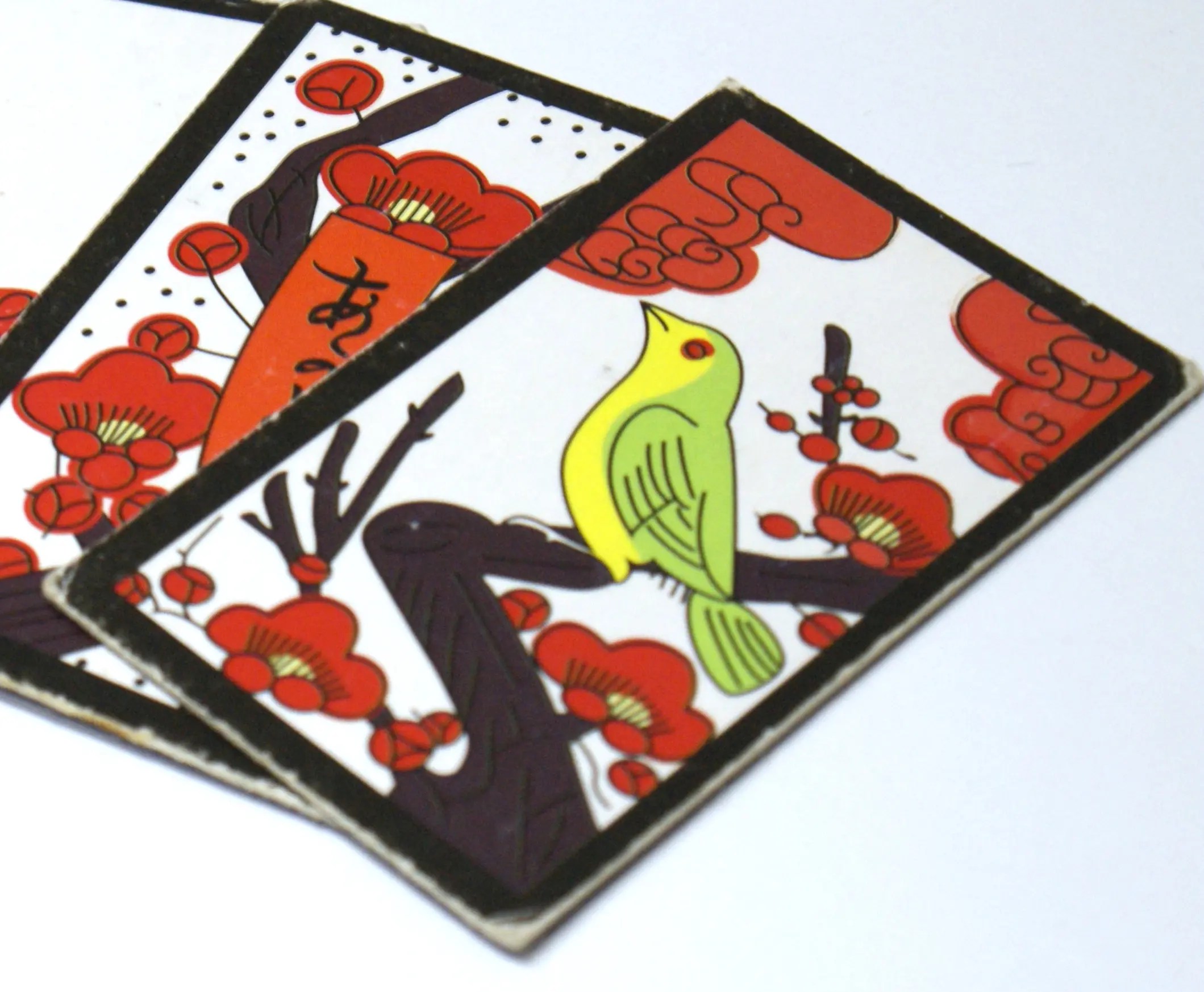 梅林で見かける緑色の鳥、「梅にウグイス」ではなく、メジロだった