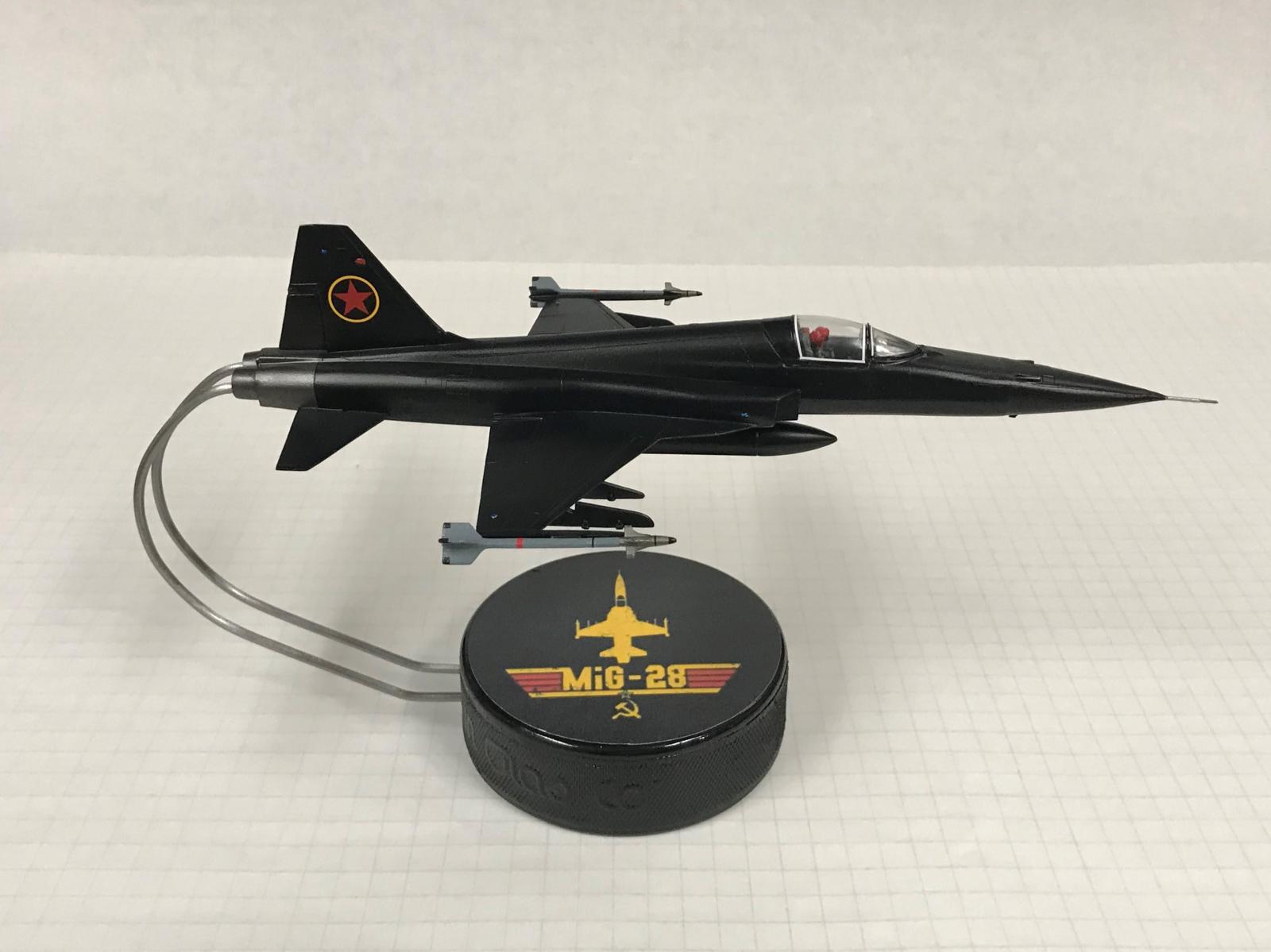 未使用品】HOBBYMASTER F-5E (MIG-28S) HA3338 F-5E Tiger II 1:72