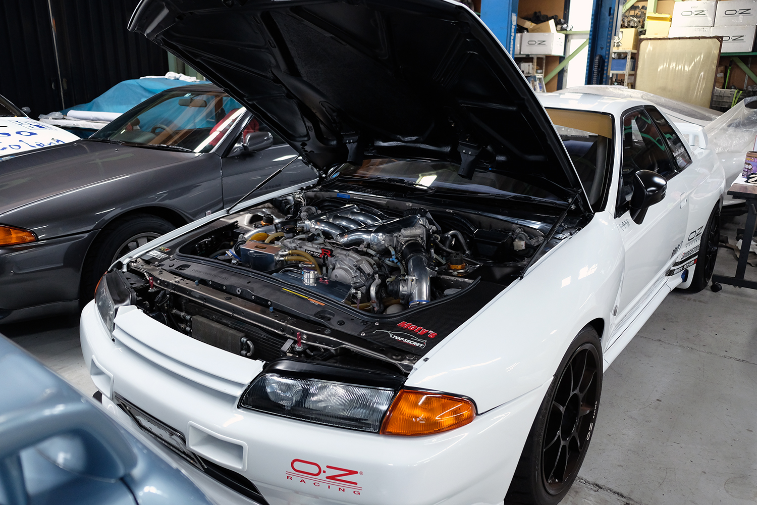 1000馬力の日産R33「スカイラインGT-R」誕生秘話。「トップ