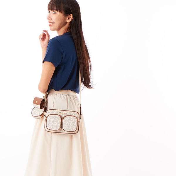 JET SET ITEM クロスボディ ウィズ テックアタッチ ミディアム - MK