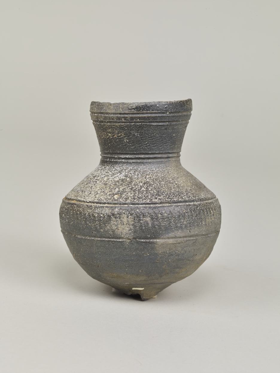 朝鮮 新羅 須恵器 台付長頸壺 5世紀 須恵器台付長頸壺 （古墳後期