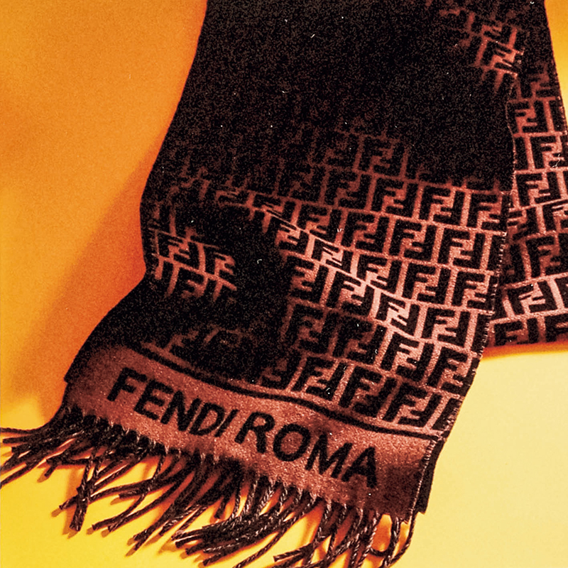 人気再燃！【フェンディ】の“ズッカ柄”にコンサバママが夢中！今注目の