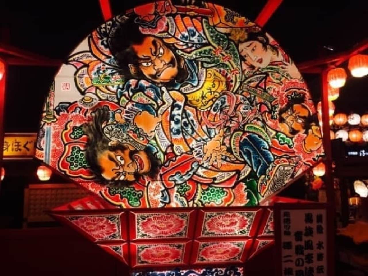 夏のかけら”を照明に--「青森ねぶた祭り」をテーマにしたインテリアや