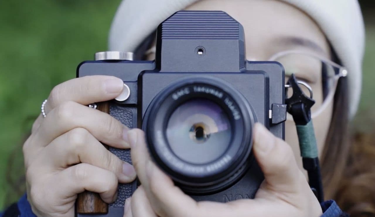 レンズ交換できる ボケ感も楽しめる 一眼インスタントカメラ「NONS