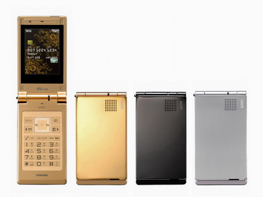 東芝 au W55T ゴールド 携帯電話 本体 厚さ9.9ミリ、クレジットカード