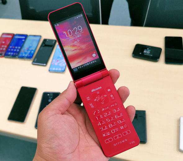 ドコモケータイ新機種は耐久性重視の「arrowsケータイ F-03L」とカメラ
