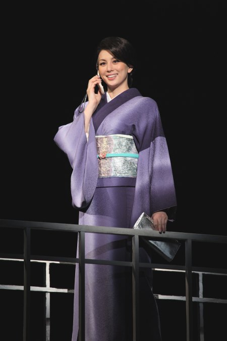 黒革の手帖”を武器に生きる、したたかな女を米倉涼子が熱演 | チケット