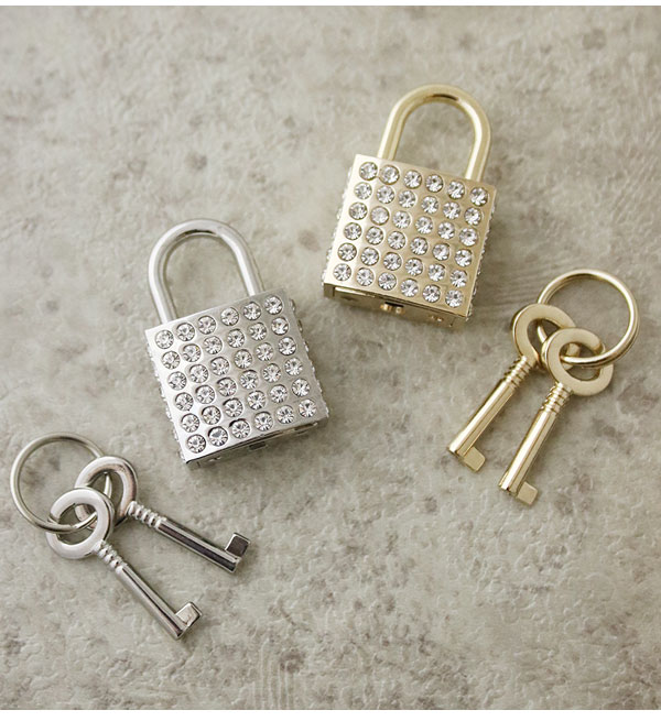 楽天市場】カデナ 南京錠 バッグチャーム 鍵 可愛い お洒落 大人