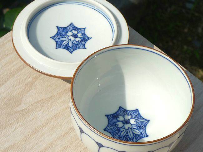 染付菊割蓋付汲出碗 陶峰 - 京焼清水焼 松韻堂