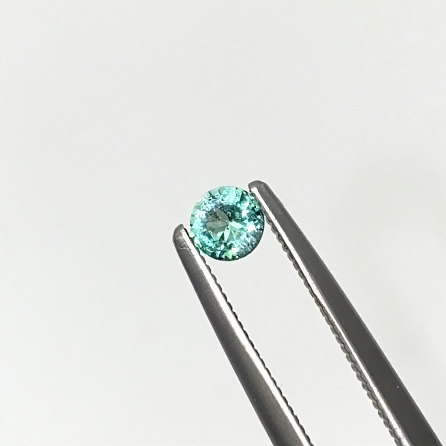 ブルーグリーンコーネルピン(宝石名ブルー グリーン・コーネルピン