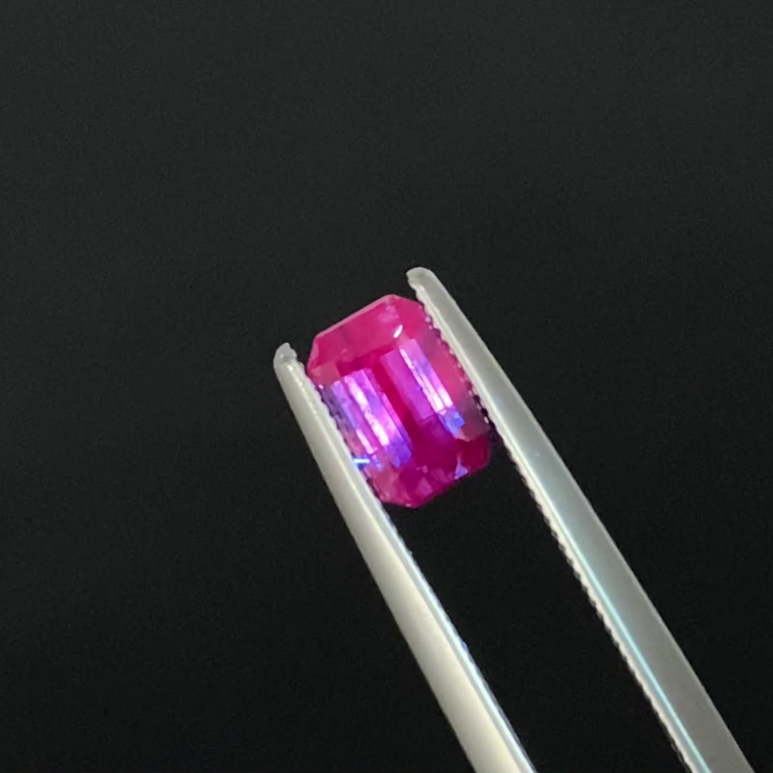 ウィンザーサファイア 非加熱 タンザニア・ウィンザー産 1.07ct / 6.6