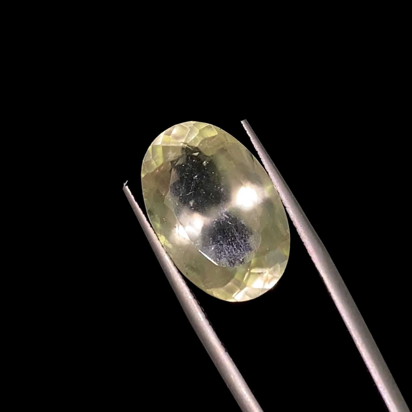 リビアングラス 発見地：エジプト・リビア砂漠 10.69ct[221018191]18.3