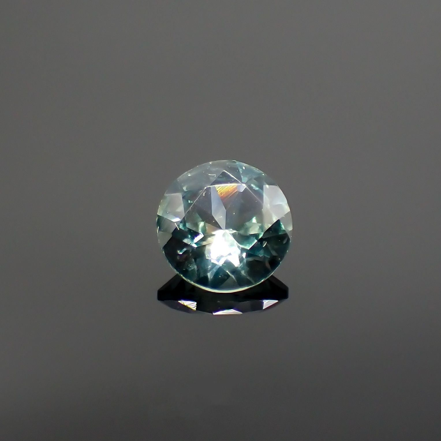 モンタナサファイア(宝石名サファイア) アメリカ・モンタナ州産 0.57ct