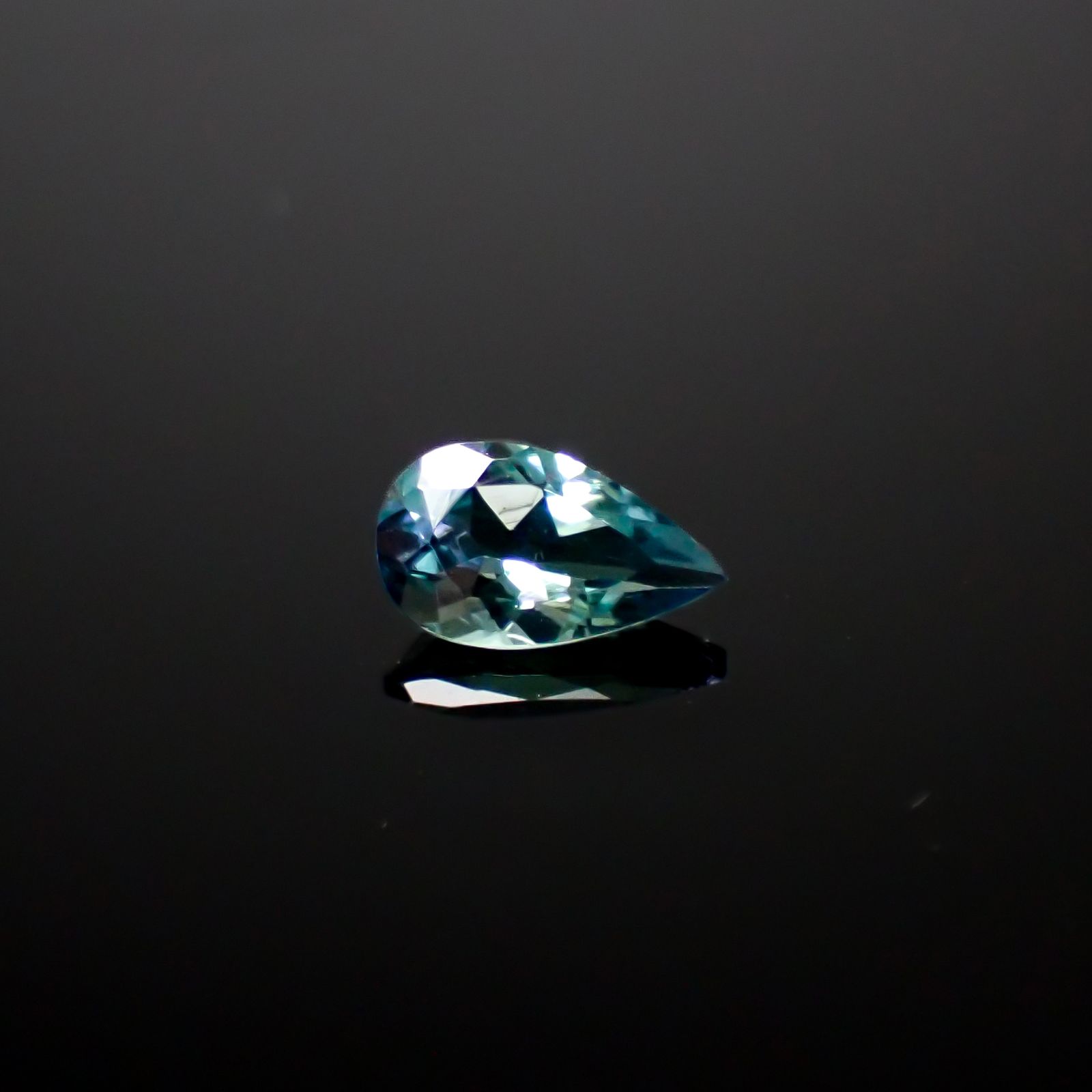 ブルーグリーンコーネルピン(宝石名ブルーグリーン・コーネルピン