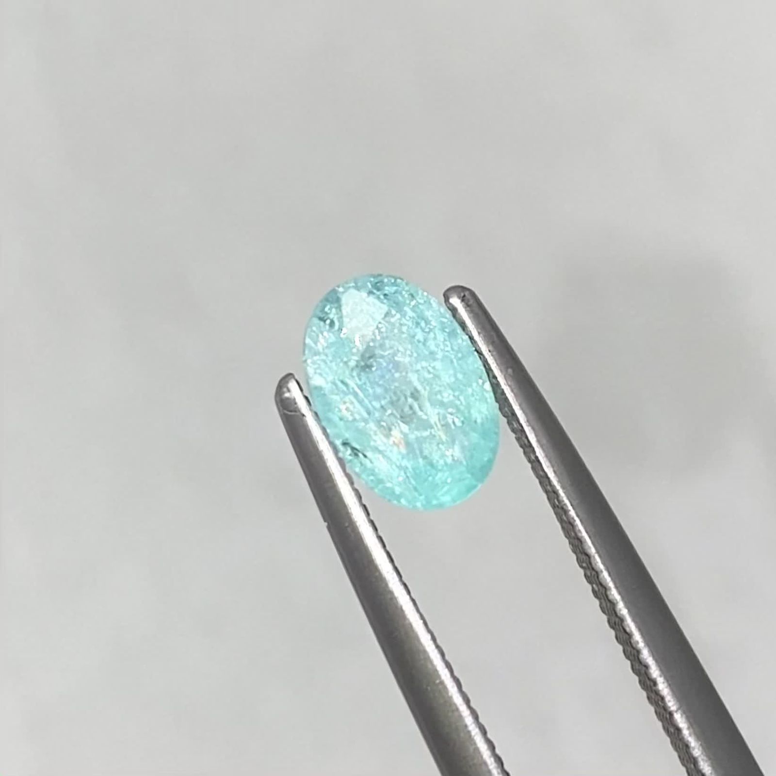 パライバトルマリン モザンビーク産 0.70ct / 7.1x4.9mm前後