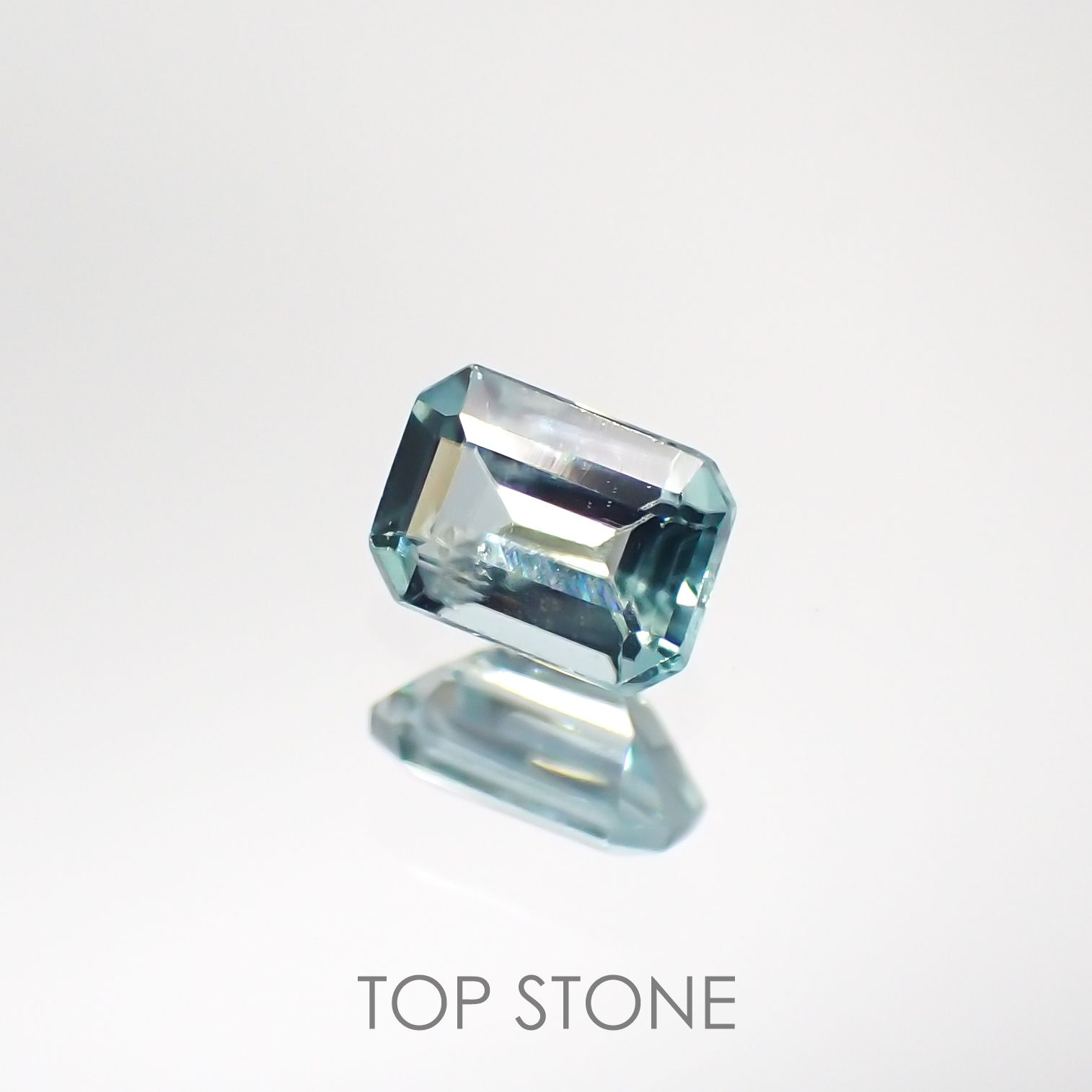 グランディディエライト(宝石名グランディディエライト) マダガスカル