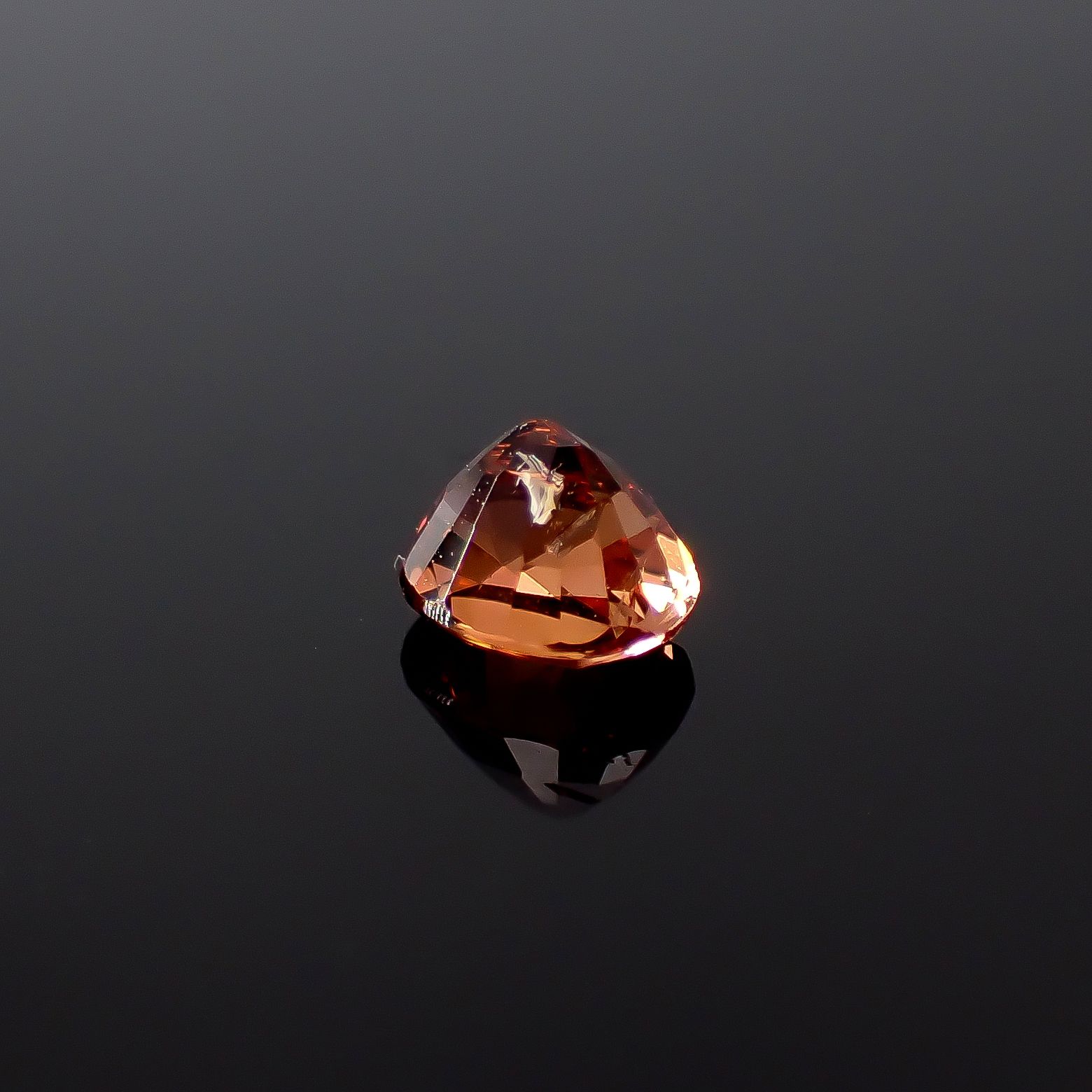 オレンジゾイサイト(宝石名ゾイサイト)タンザニア産 識別済 0.69ct