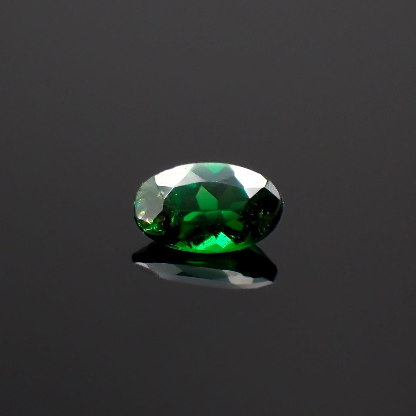 ツァボライト(宝石名グリーン グロッシュラー・ガーネット)タンザニア