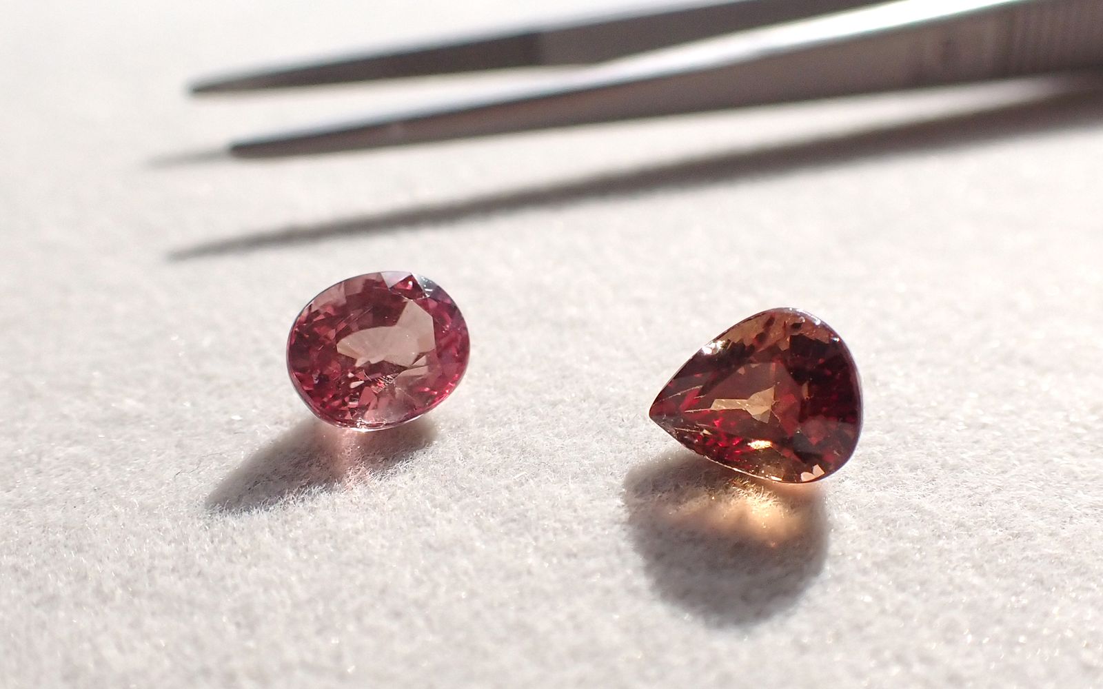 新しいガーネット、うつろう夕焼けのようなマラヤガーネットについて