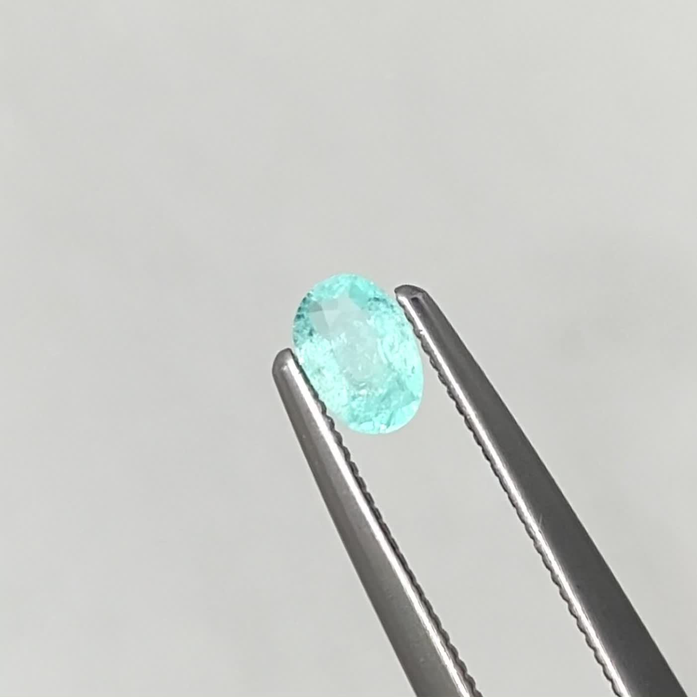 パライバトルマリン モザンビーク産 0.21ct / 4.8x3.2mm前後