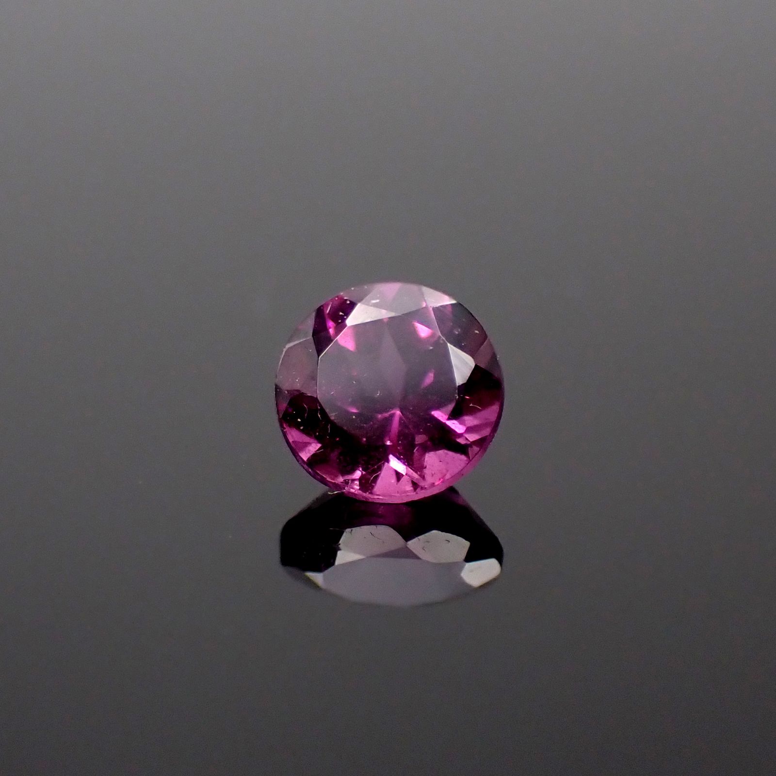 カラーシフトマラヤガーネット(宝石名ガーネット)タンザニア産 0.32ct