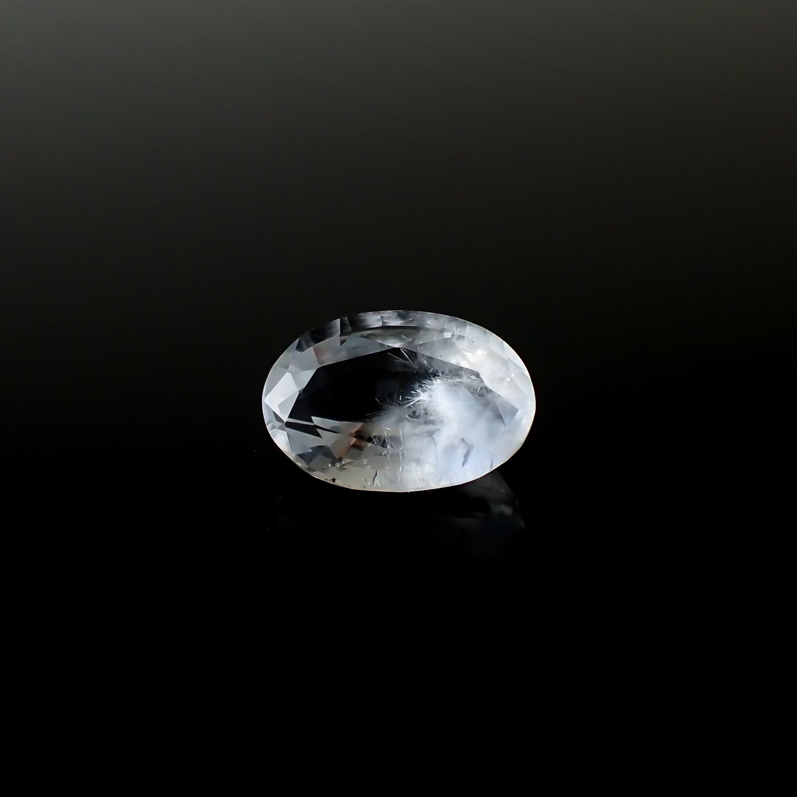 デュモルチェライトインクォーツ ブラジル産 2.19ct / 10.4x7mm前後