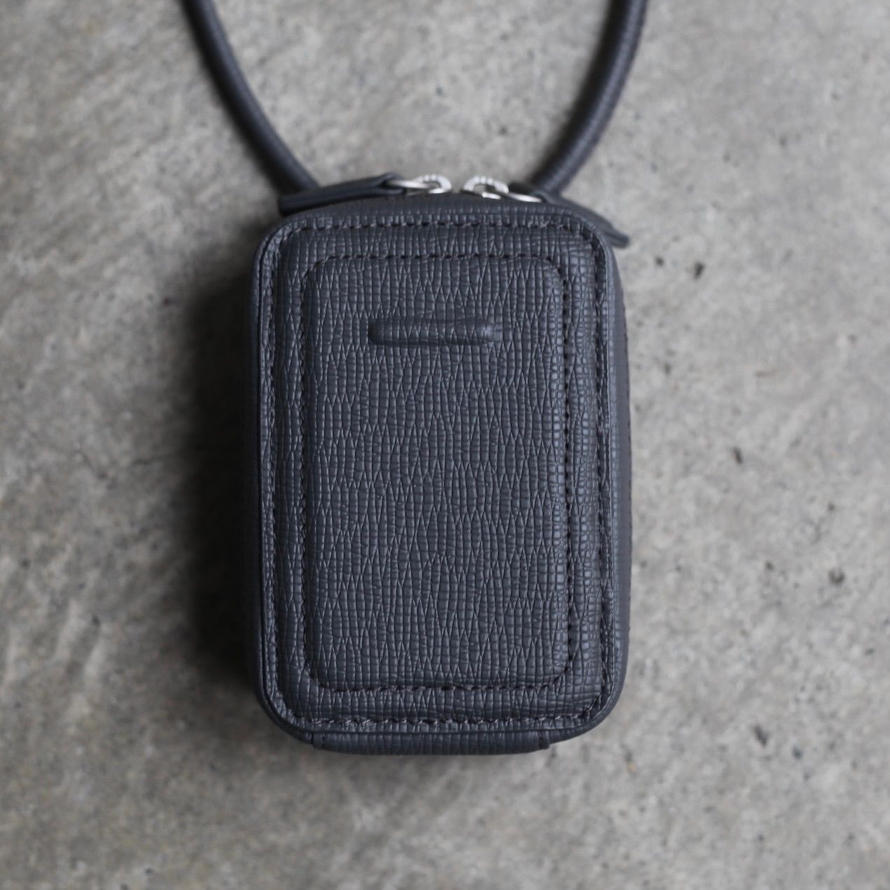 objcts.io - 【残り一点】レザーストラップ付マイクロバッグ(GRAY