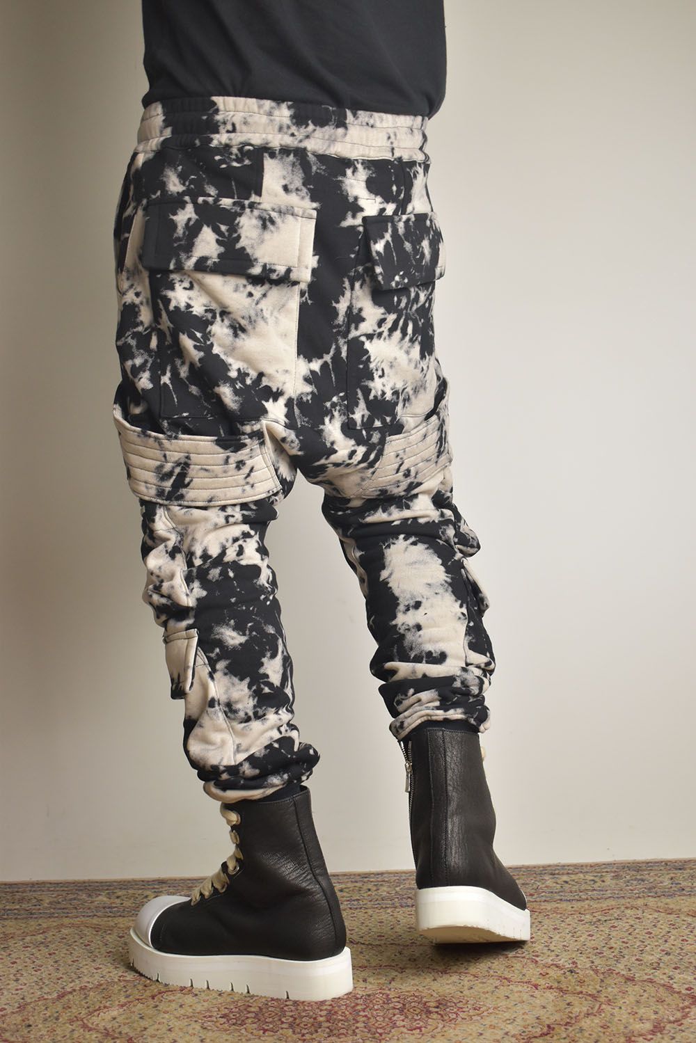 A.F ARTEFACT - Discharge Pinting Belt Cargo Sarouel Jogger