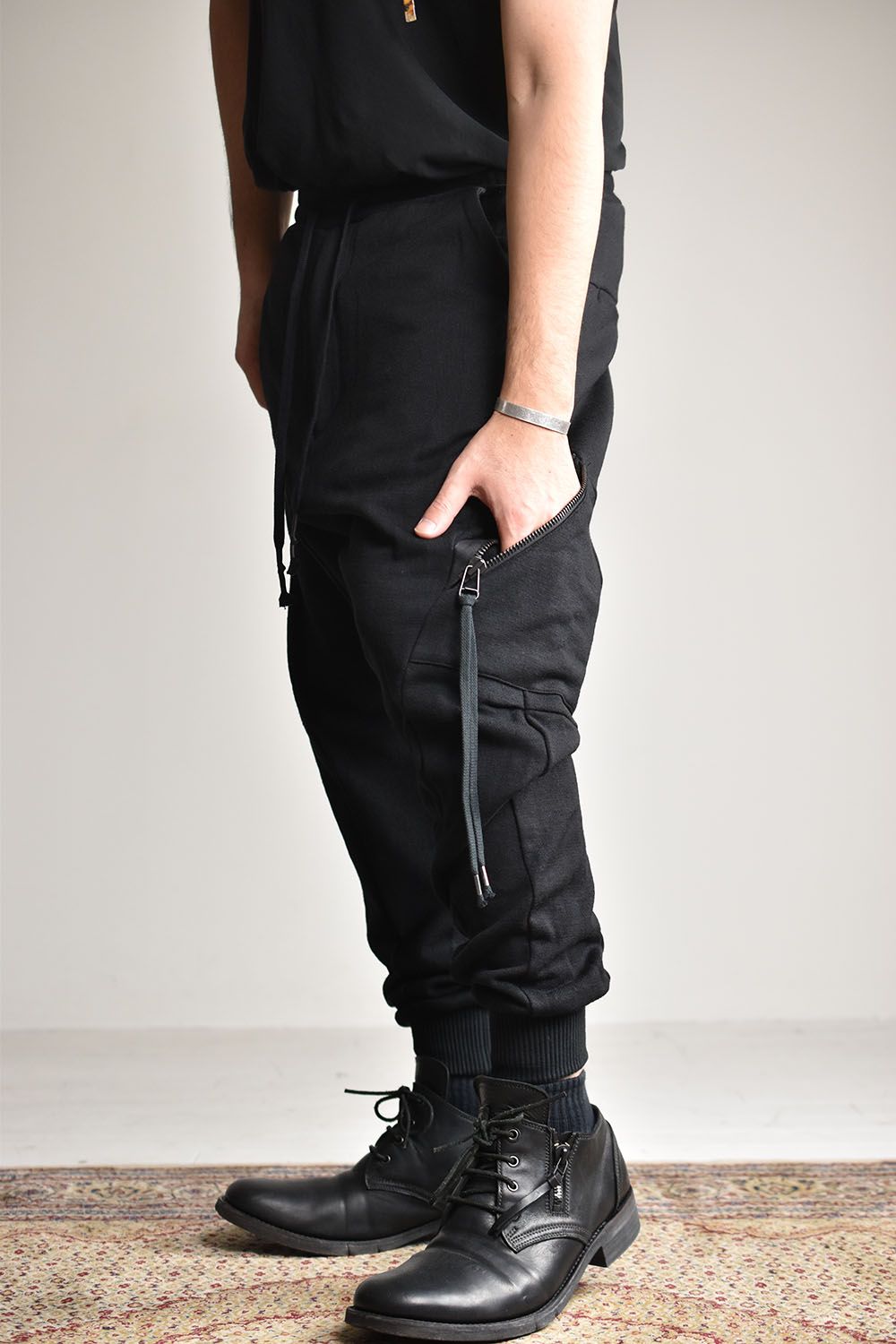D.HYGEN - Wool Non-Ply Yarn Sarrouel Jogger Pants