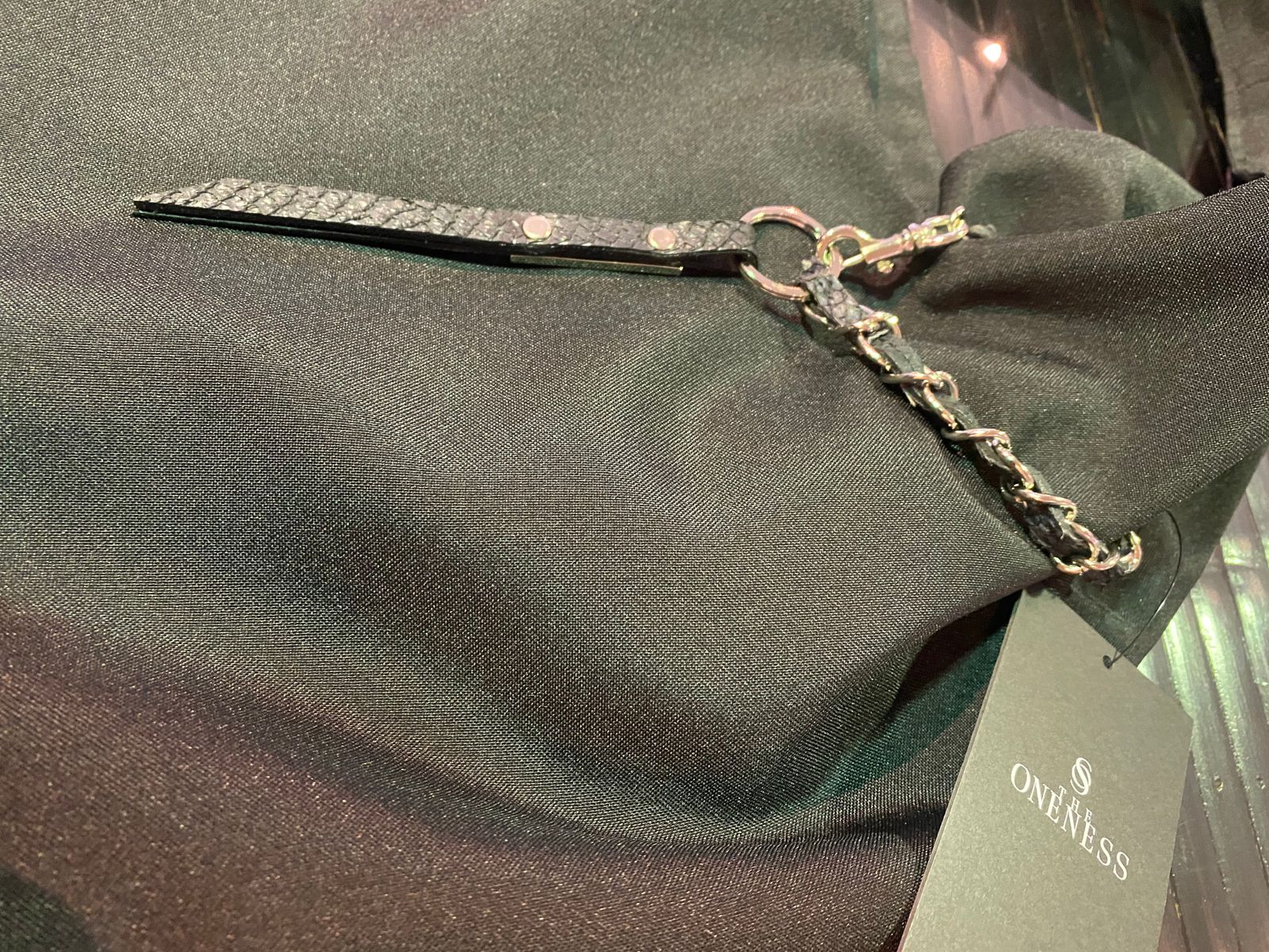 THE ONENESS】フィッシュレザー チャーム ブラック THE ONENESS