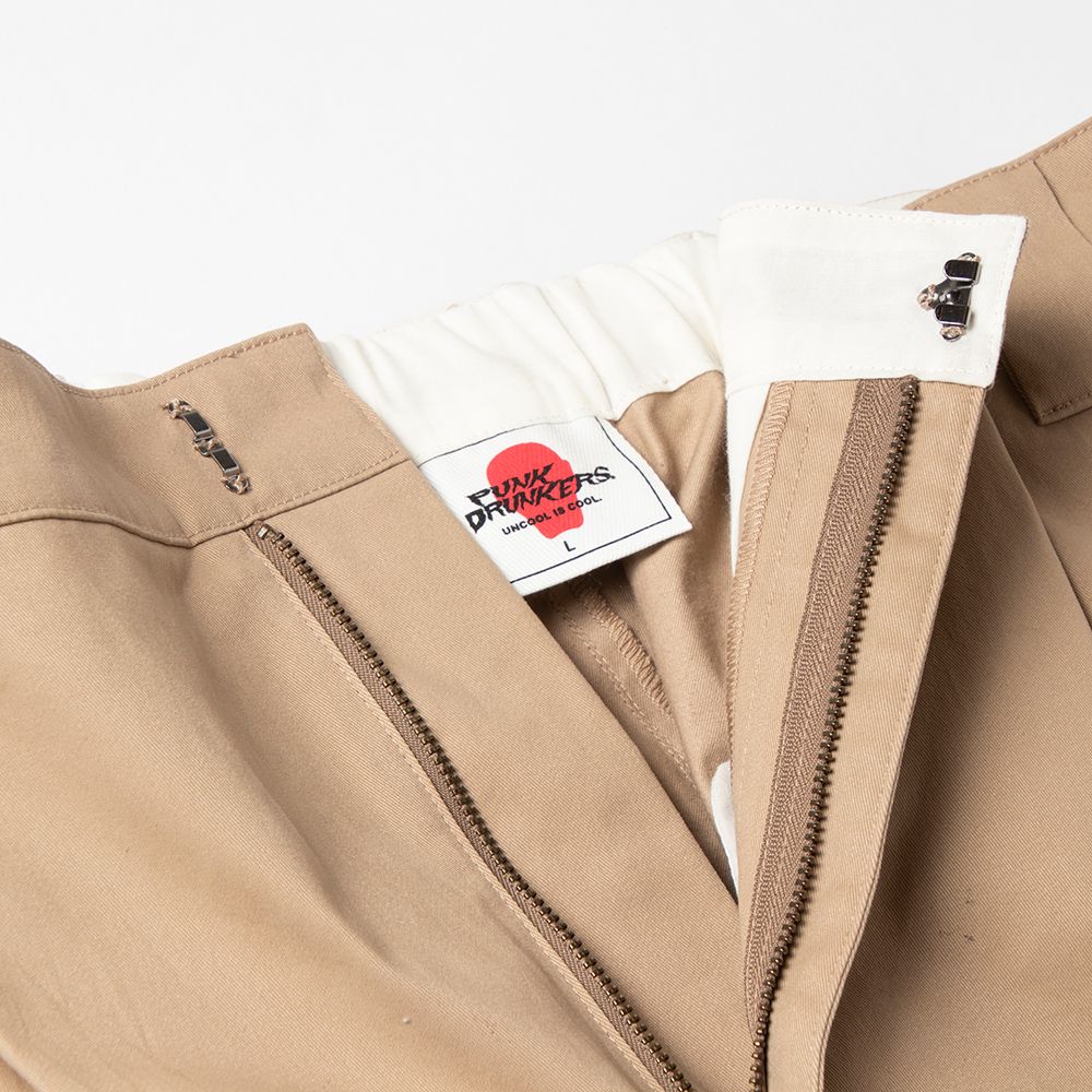 PUNK DRUNKERS - プリントいっぱいチノパン | DOLL