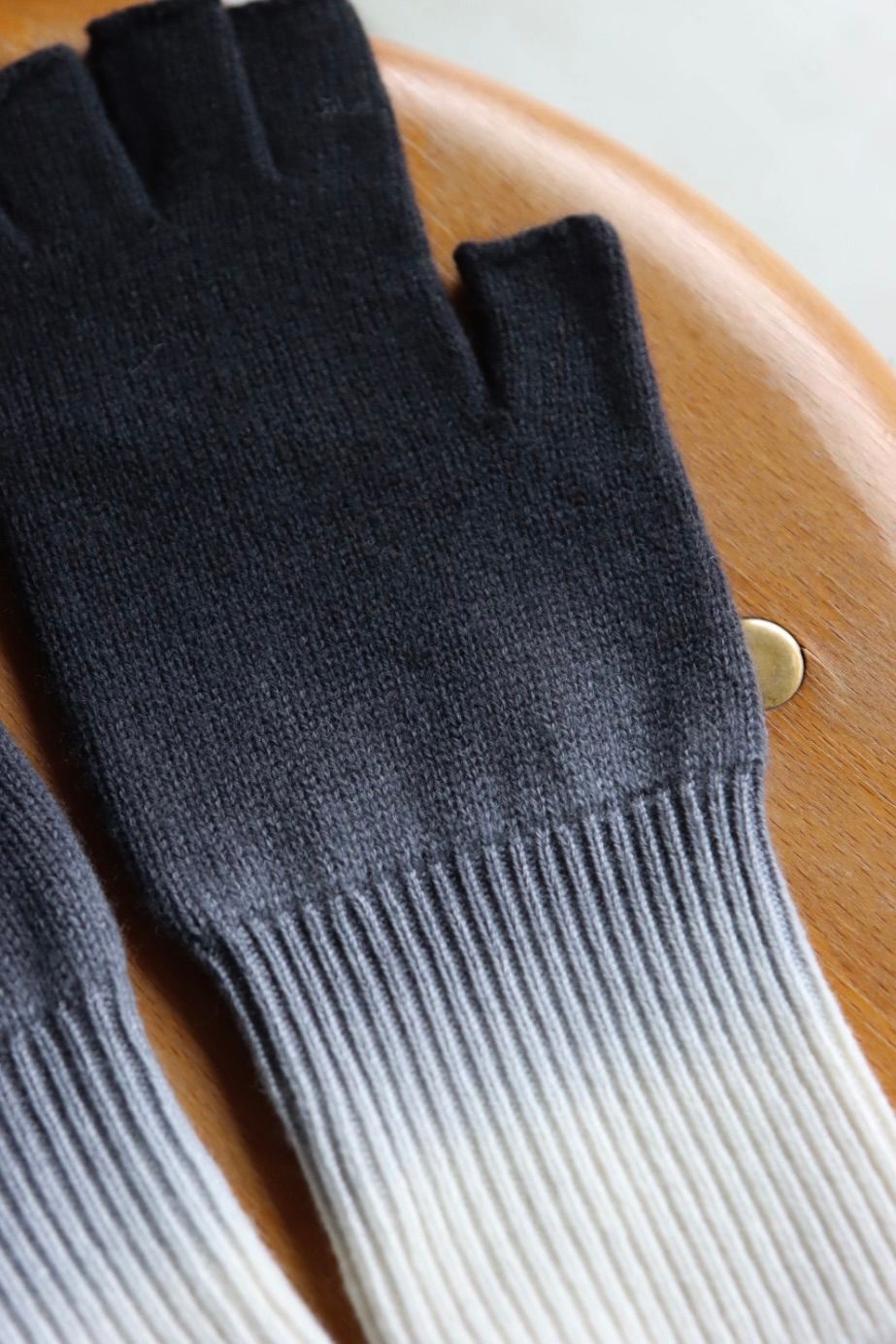 小物 Gradient Dyed Fingerless Gloves - black Gradient Dyed
